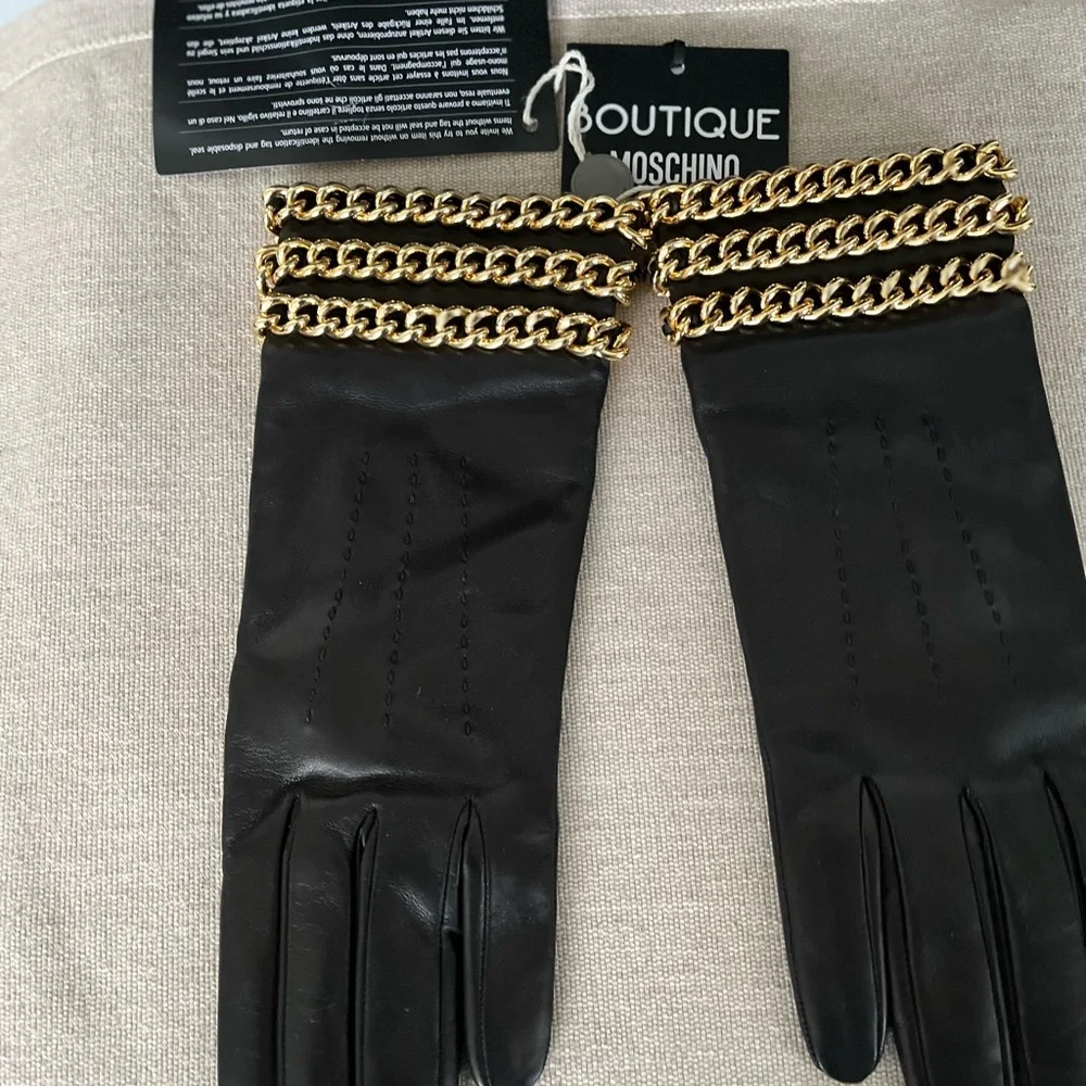 MOSCHINO BOUTIQUE NWT AUTHENTIC RARE GOLD LINK CHAIN BLACK LEATHER SOFT GLOVES